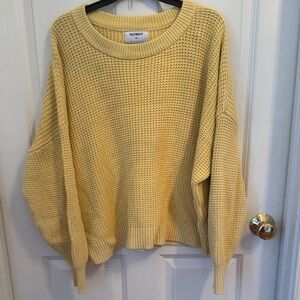 Old Navy Women's Mustard Crew Neck Sweater. A-10